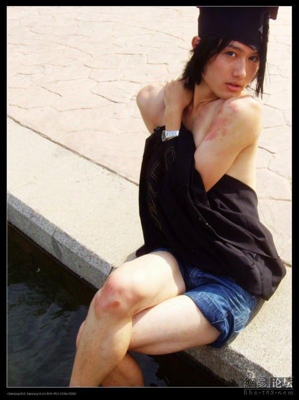 Girl or… (14 pics)