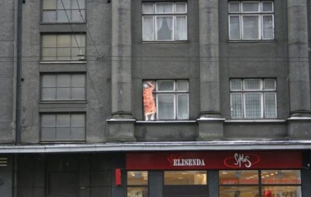 Déjà vu. Washing the windows can be dangerous (6 pics)