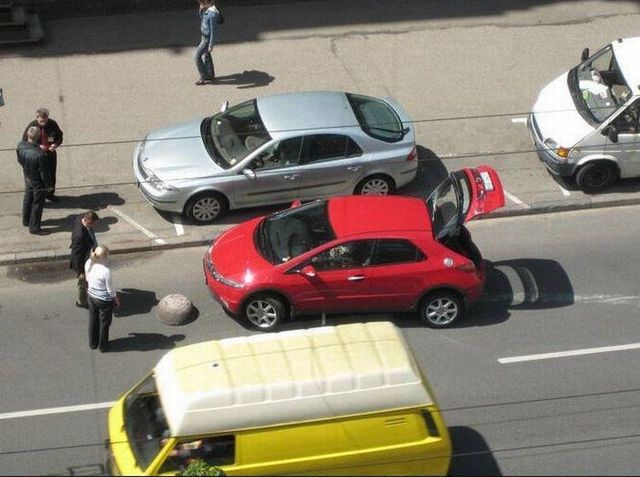 Blonde and a car park (5 pics) 