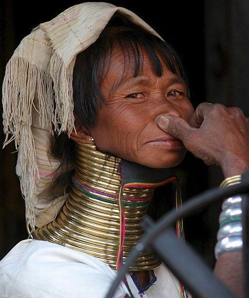 Padaung. Long-neck women (35 pics)