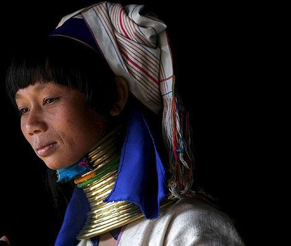 Padaung. Long-neck women (35 pics)