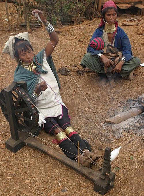 Padaung. Long-neck women (35 pics)