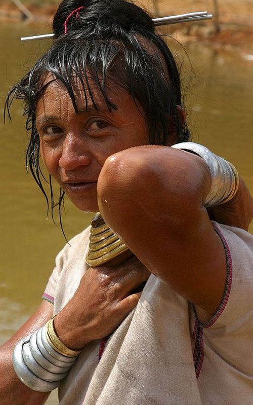 Padaung. Long-neck women (35 pics)