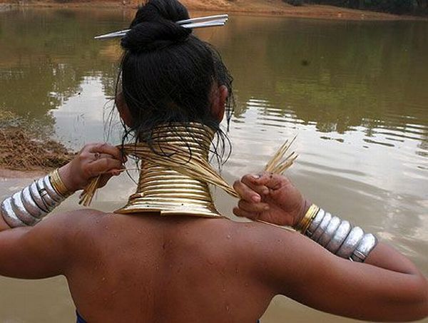 Padaung. Long-neck women (35 pics)
