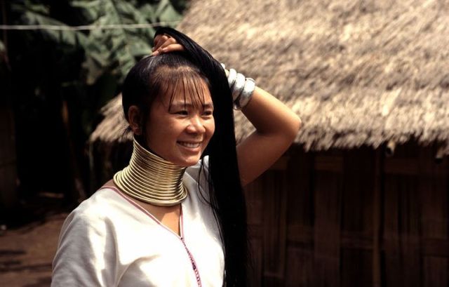 Padaung. Long-neck women (35 pics)