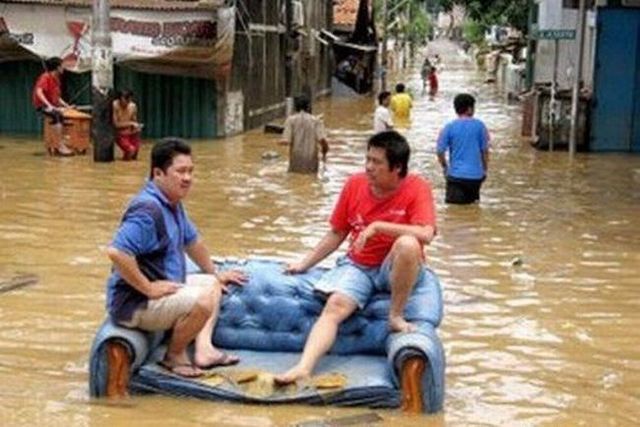 Flooding is not a reason to be upset ;) (36 photos)