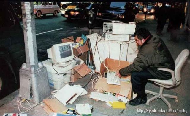 The victims of the World Wide Web (42 photos)