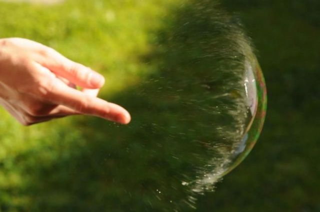 Bursting clean bubbles (9 pics)