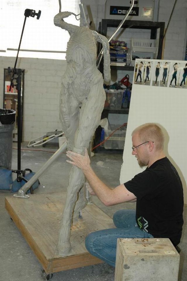 The sculpture of the Queen of Blades (24 pics)