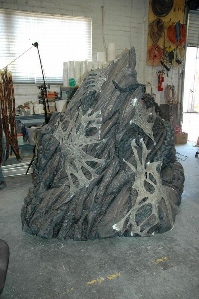 The sculpture of the Queen of Blades (24 pics)