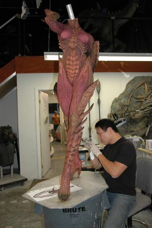 The sculpture of the Queen of Blades (24 pics)