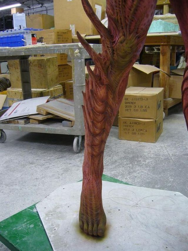 The sculpture of the Queen of Blades (24 pics)