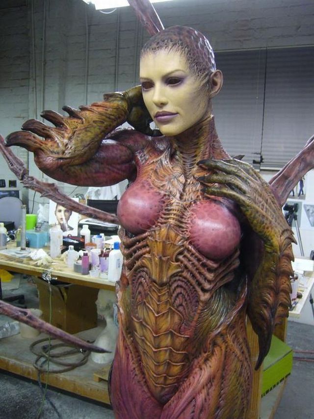 The sculpture of the Queen of Blades (24 pics)