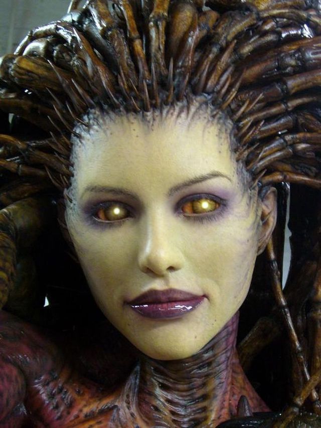 The sculpture of the Queen of Blades (24 pics)