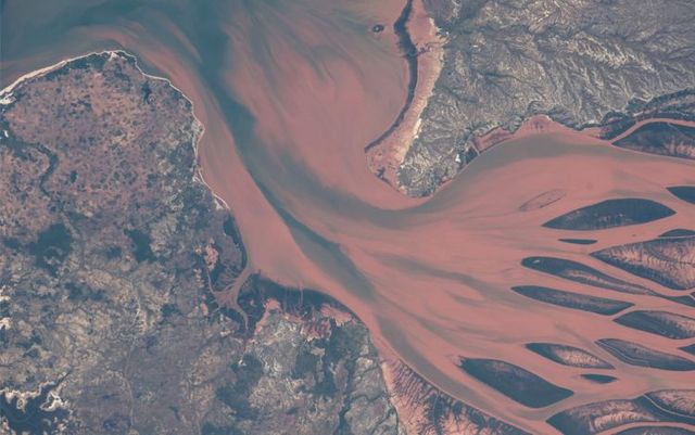 Beautiful pictures taken from the International Space Station (34 pics)