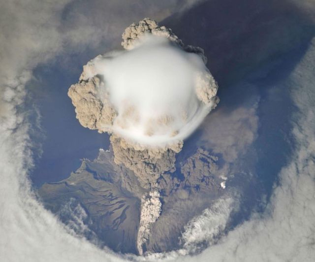 Beautiful pictures taken from the International Space Station (34 pics)