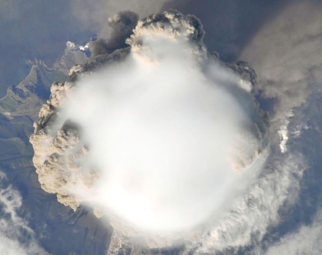 Beautiful pictures taken from the International Space Station (34 pics)