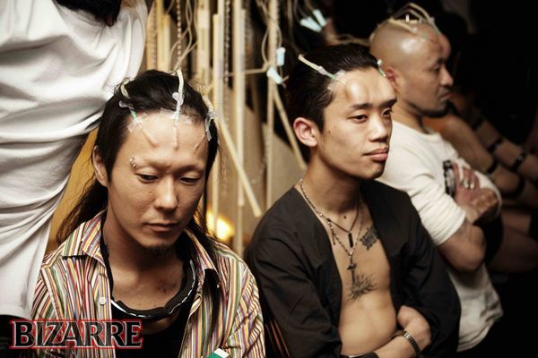 Two Asian modifiers (15 pics)