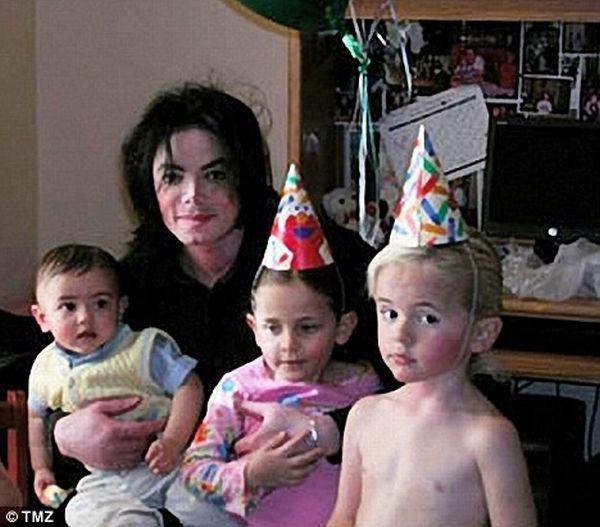 Michael Jackson and Deborah Rowe are not the biological parents of their children! (14 pics)