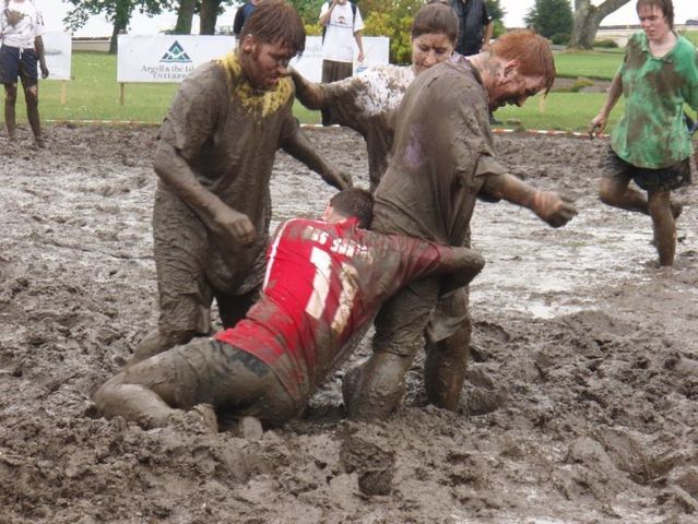 Swamp Football (36 pics)