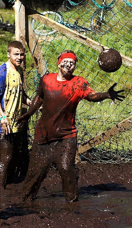 Swamp Football (36 pics)