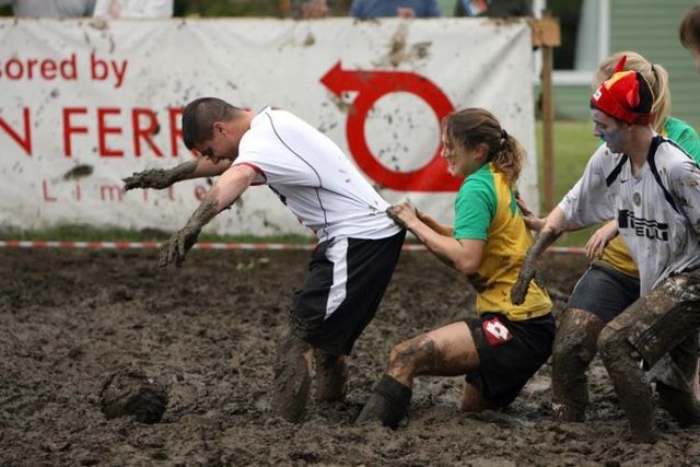 Swamp Football (36 pics)