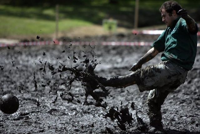 Swamp Football (36 pics)