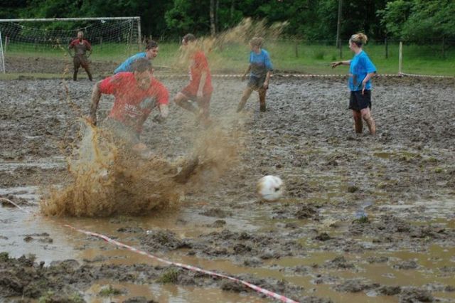 Swamp Football (36 pics)