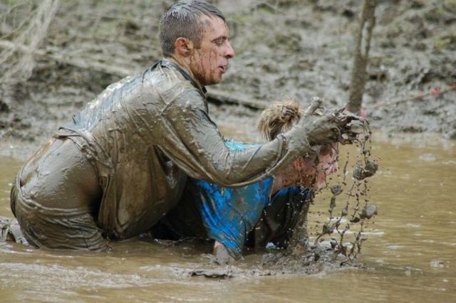 Swamp Football (36 pics)