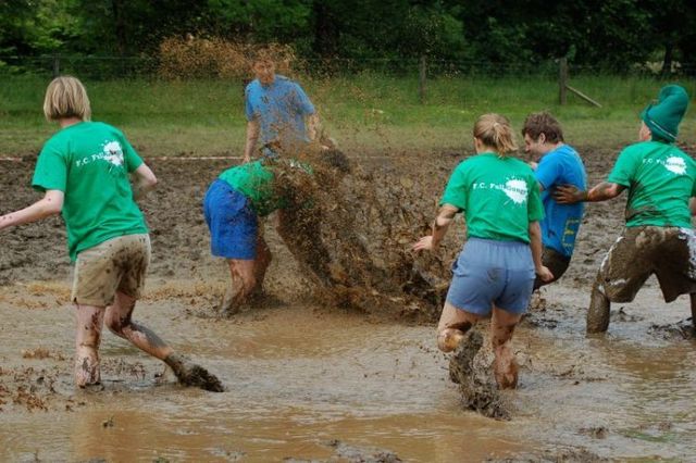 Swamp Football (36 pics)