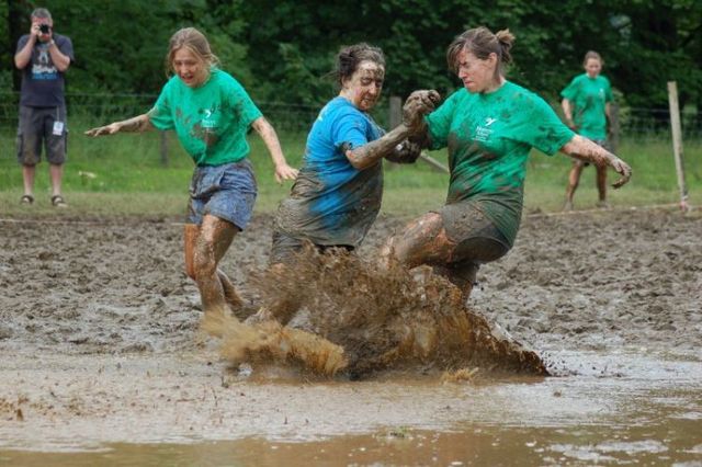 Swamp Football (36 pics)