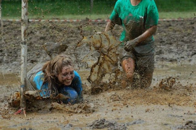 Swamp Football (36 pics)