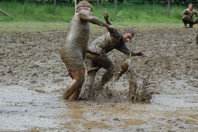 Swamp Football (36 pics)