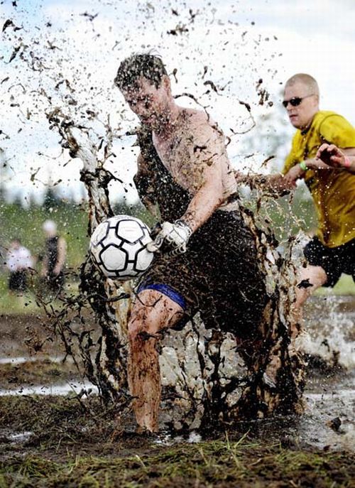 Swamp Football (36 pics)