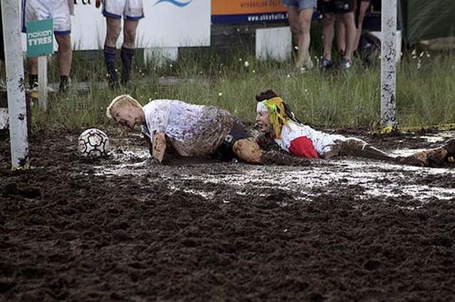 Swamp Football (36 pics)