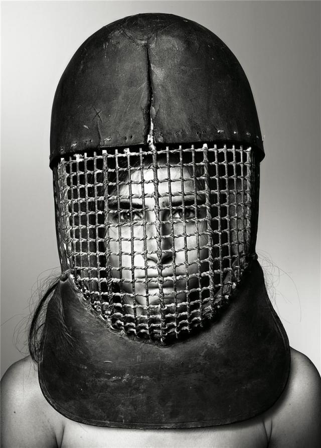 Stunning and weird photos of masked women by Richard Burbridge (8 pics)