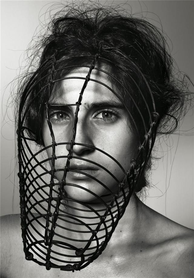 Stunning and weird photos of masked women by Richard Burbridge (8 pics)