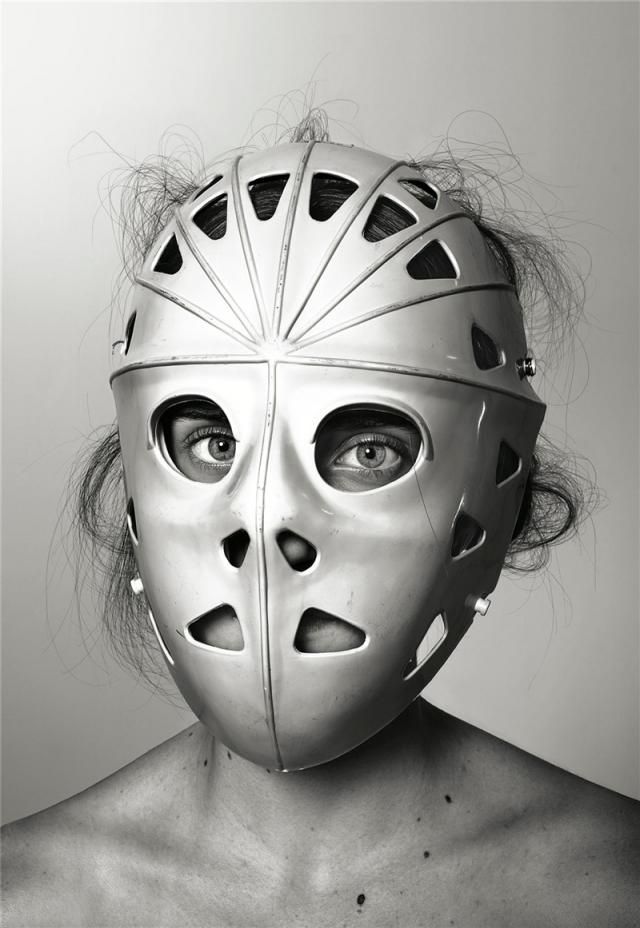 Stunning and weird photos of masked women by Richard Burbridge (8 pics)