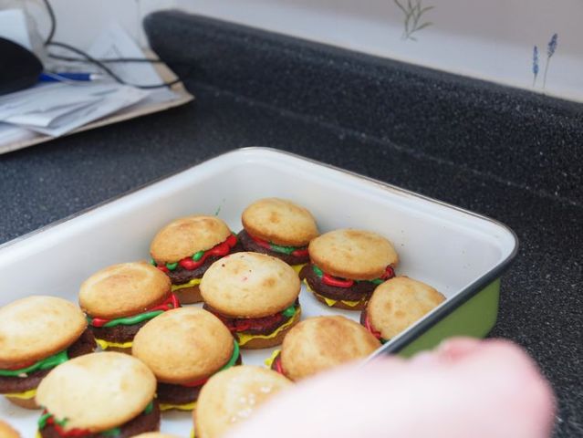 Secrets of cooking the cheeseburger cupcakes (34 pics)