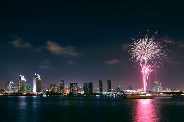 The most beautiful fireworks (35 pics)