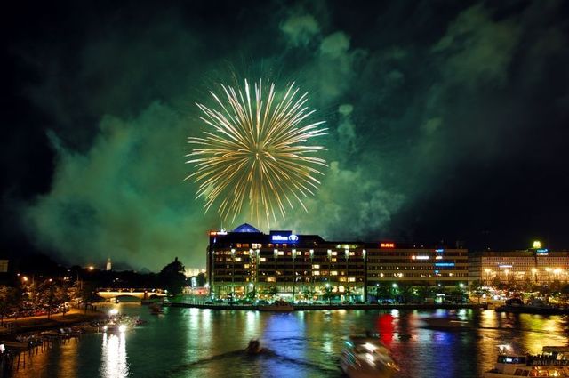 The most beautiful fireworks (35 pics)