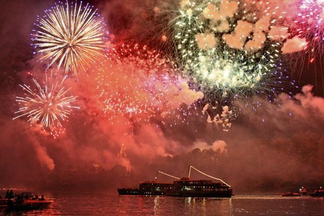 The most beautiful fireworks (35 pics)