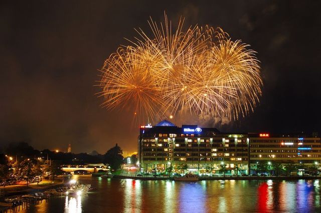The most beautiful fireworks (35 pics)