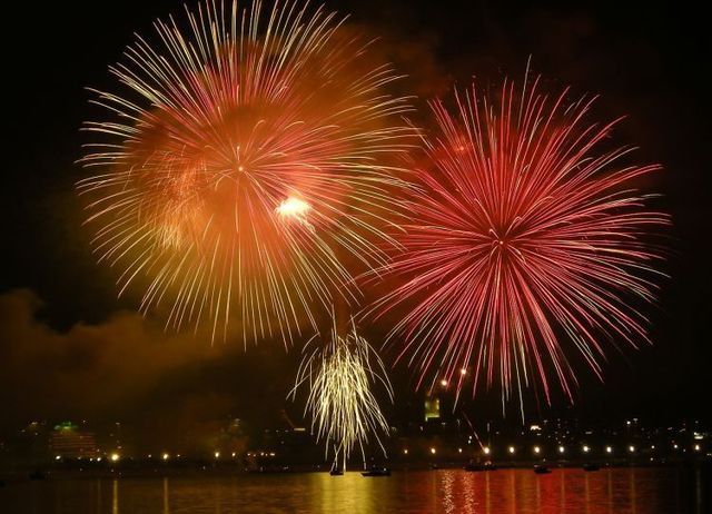 The most beautiful fireworks (35 pics)