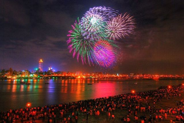 The most beautiful fireworks (35 pics)
