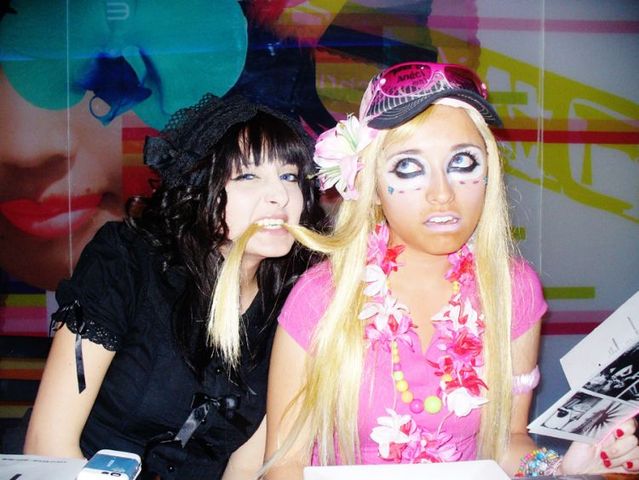 Ganguro is going West! (48 pics+2 videos)