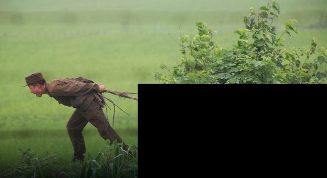 One morning in a North Korean village (3 pics)