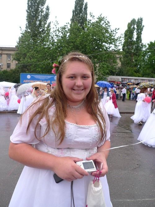 The parade of brides in Kursk, Russia (36 pics)
