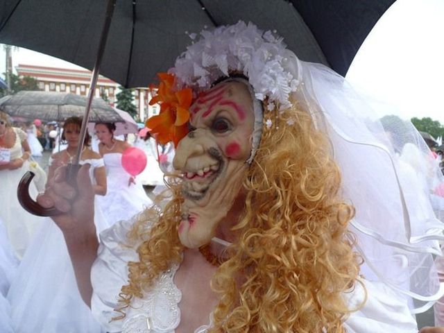The parade of brides in Kursk, Russia (36 pics)
