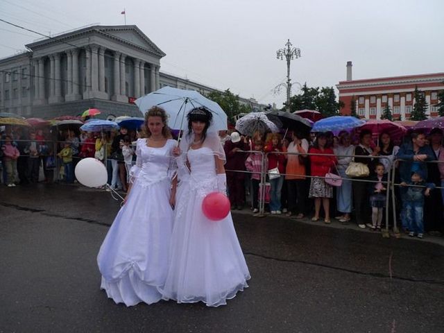 The parade of brides in Kursk, Russia (36 pics)